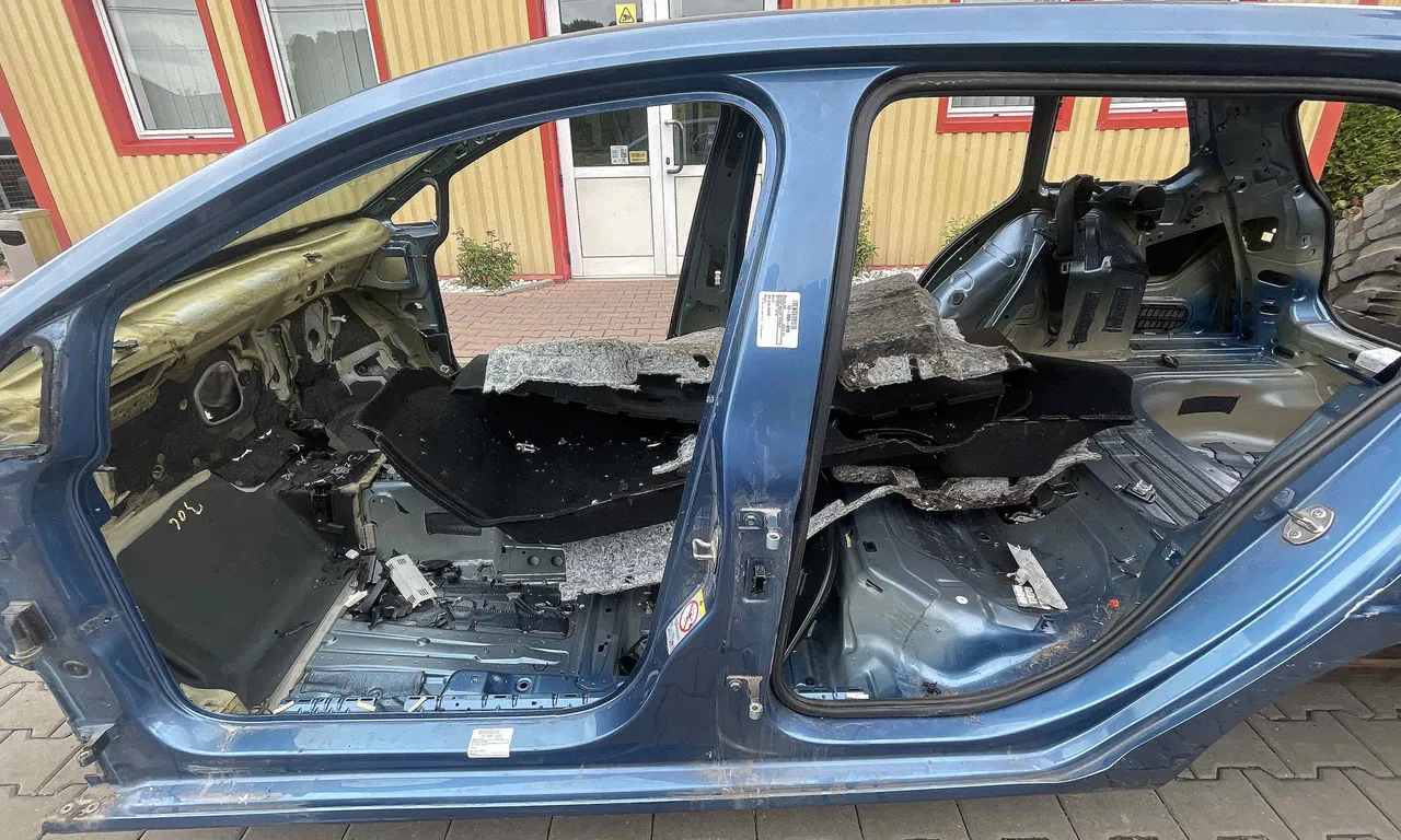 STALP MIJLOC STANGA VOLKSWAGEN GOLF VII 2012-2021