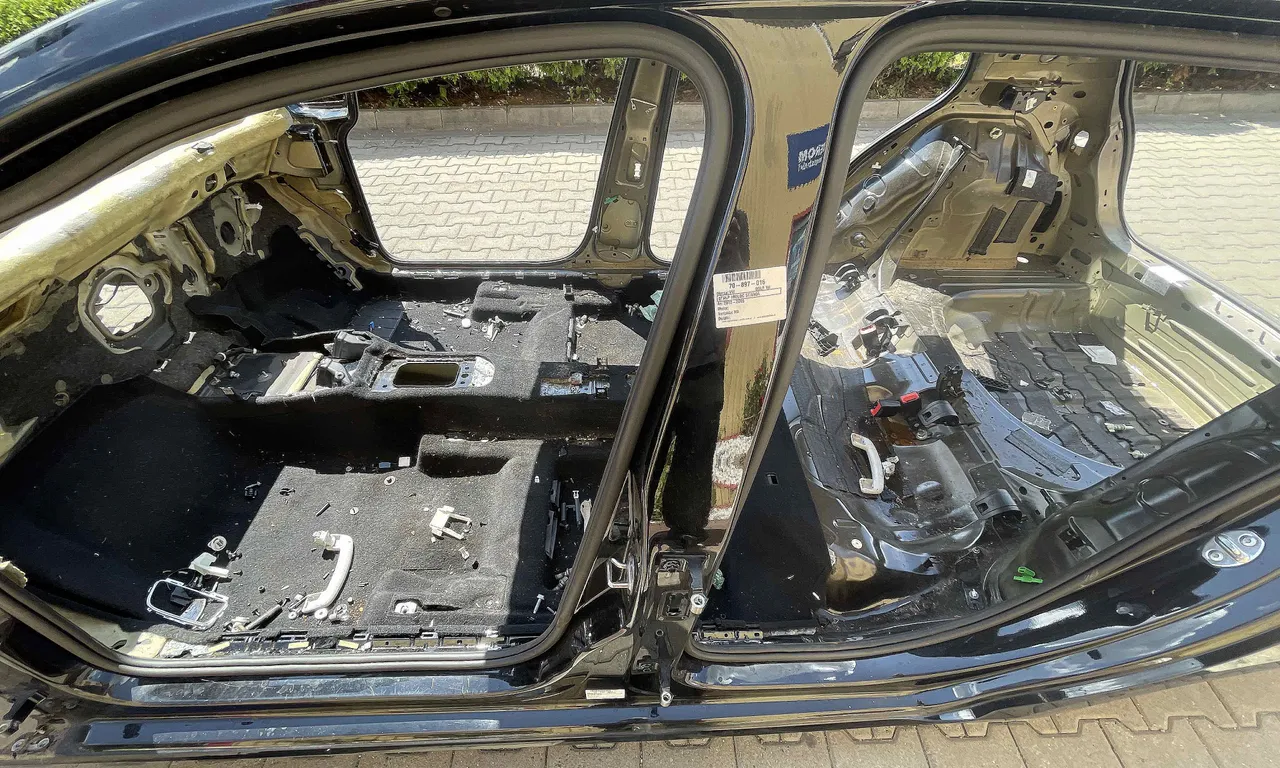 STALP MIJLOC STANGA VOLKSWAGEN GOLF VII 2012-2021