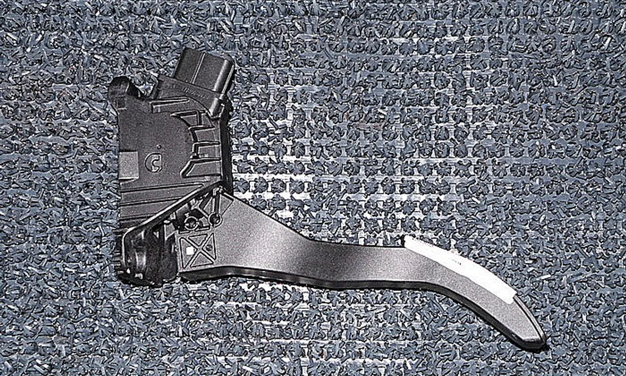 PEDALA ACCELERATIE VOLKSWAGEN GOLF VII 2012-2021