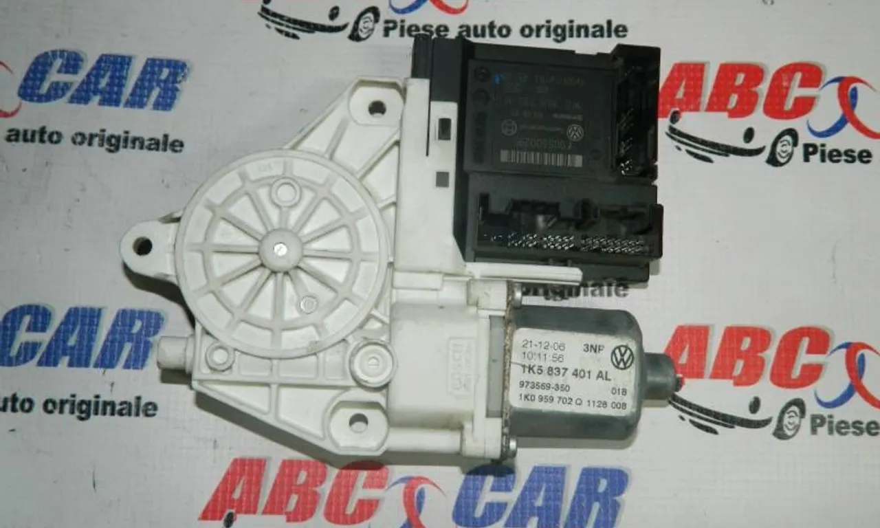 Motoras macara usa dreapta fata VOLKSWAGEN JETTA V 2004-2013