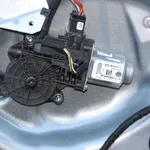 Motoras macara usa dreapta spate VOLKSWAGEN JETTA VI 2008-2019 6R0959812T, vedere frontata