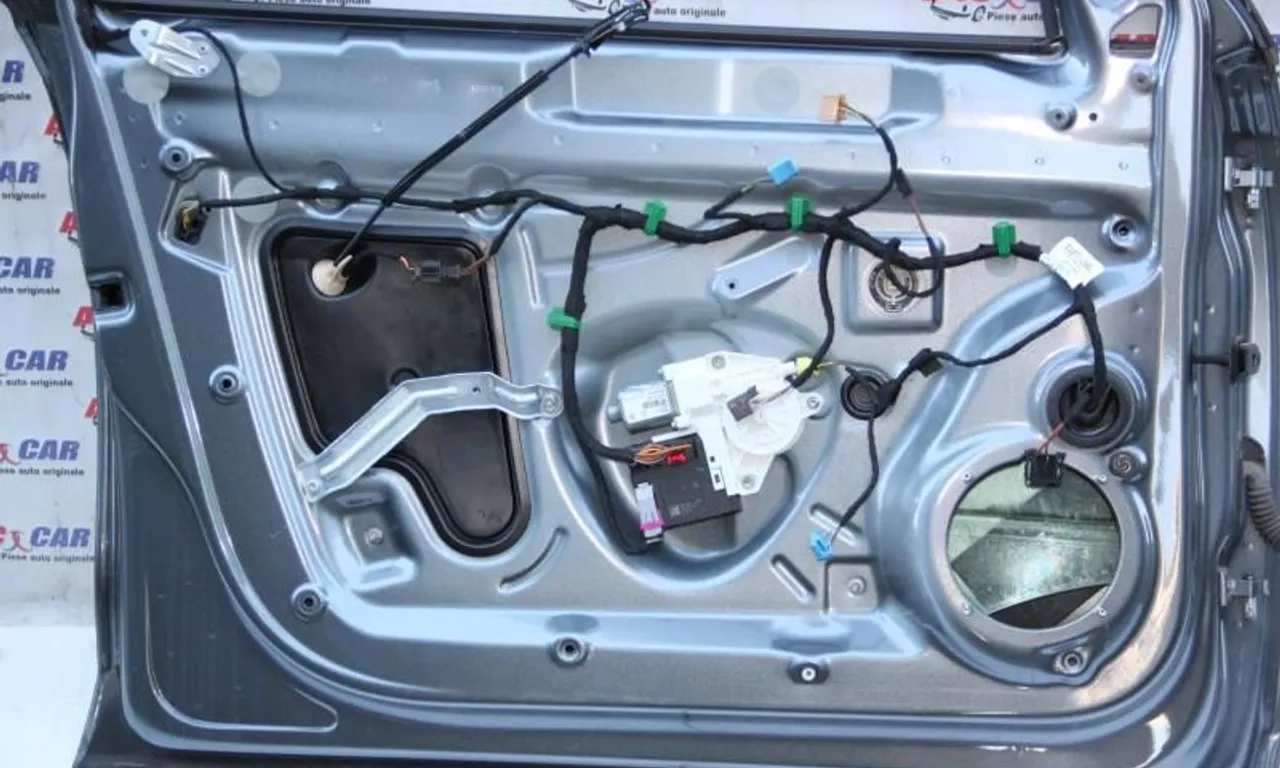 Motoras macara usa stanga fata VOLKSWAGEN JETTA VI 2008-2019