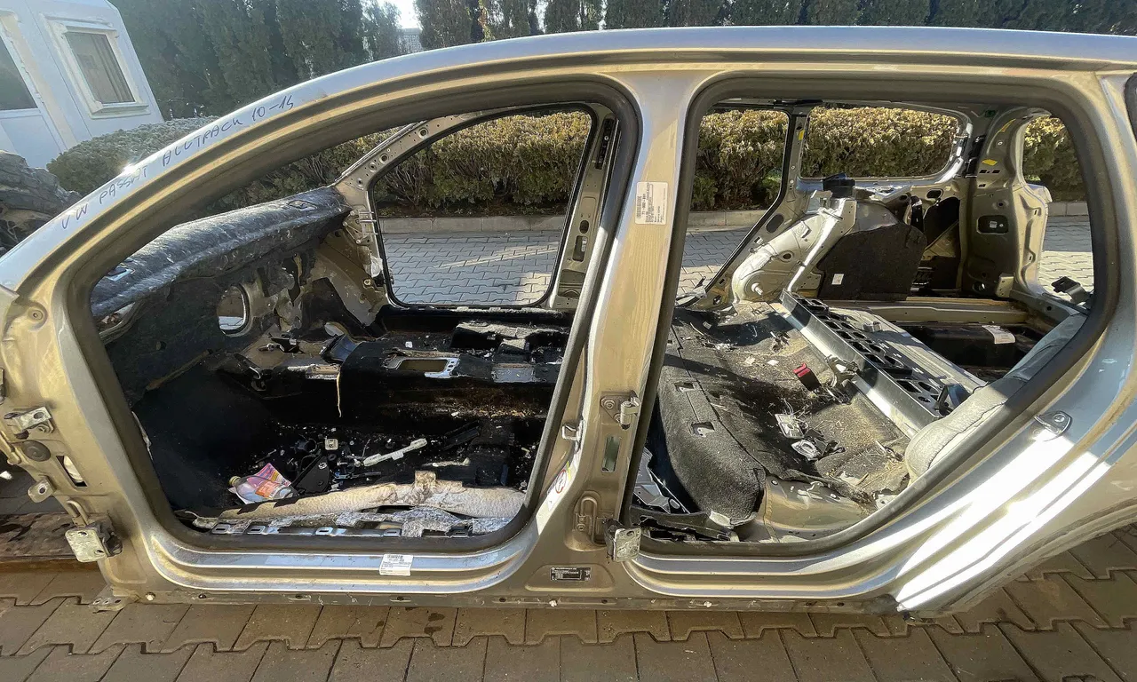 STALP MIJLOC STANGA VOLKSWAGEN PASSAT ALLTRACK B7 2012-2014