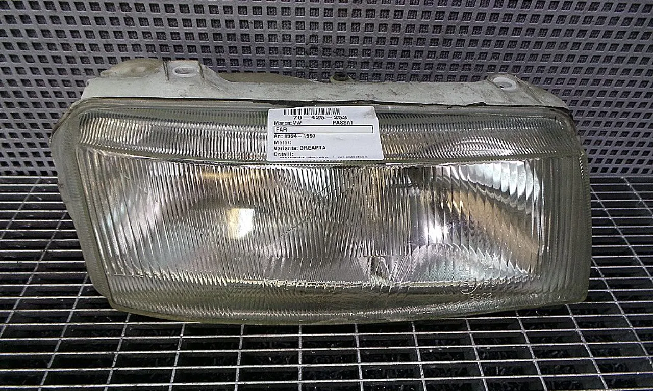FAR DREAPTA VOLKSWAGEN PASSAT B3/B4 Variant 1988-1997