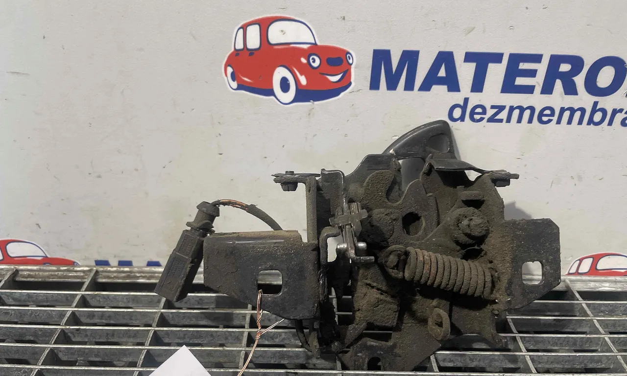 INCUIETOARE CAPOTA FATA VOLKSWAGEN PASSAT B5.5 2000-2005