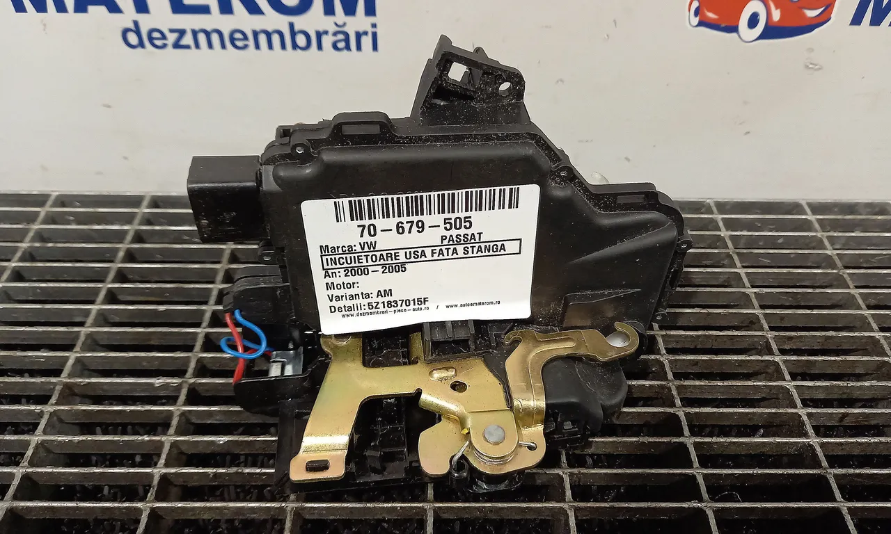 INCUIETOARE USA FATA STANGA VOLKSWAGEN PASSAT B5.5 2000-2005