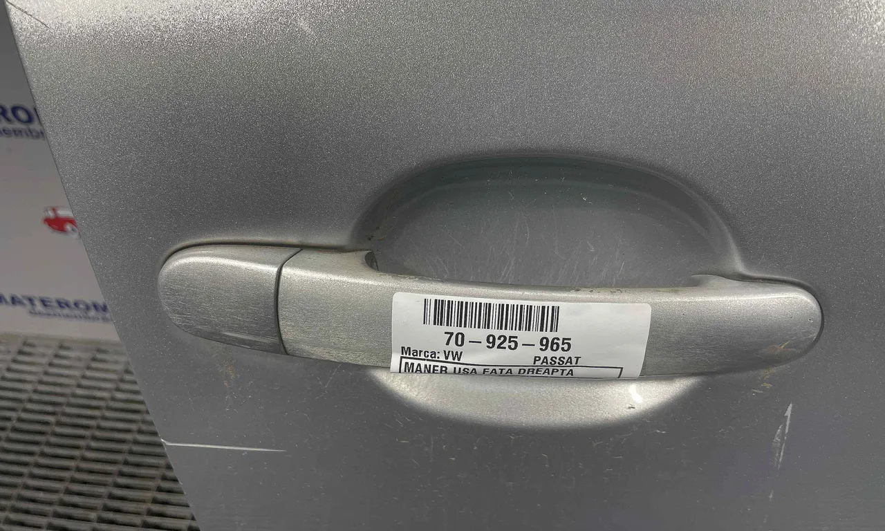 MANER USA FATA DREAPTA VOLKSWAGEN PASSAT B5.5 2000-2005