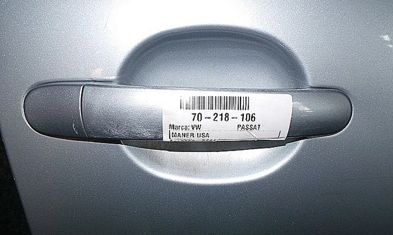 MANER USA FATA DREAPTA VOLKSWAGEN PASSAT B5.5 2000-2005