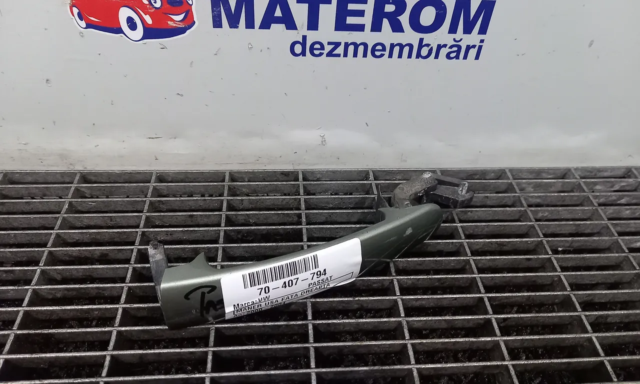 MANER USA FATA DREAPTA VOLKSWAGEN PASSAT B5.5 2000-2005