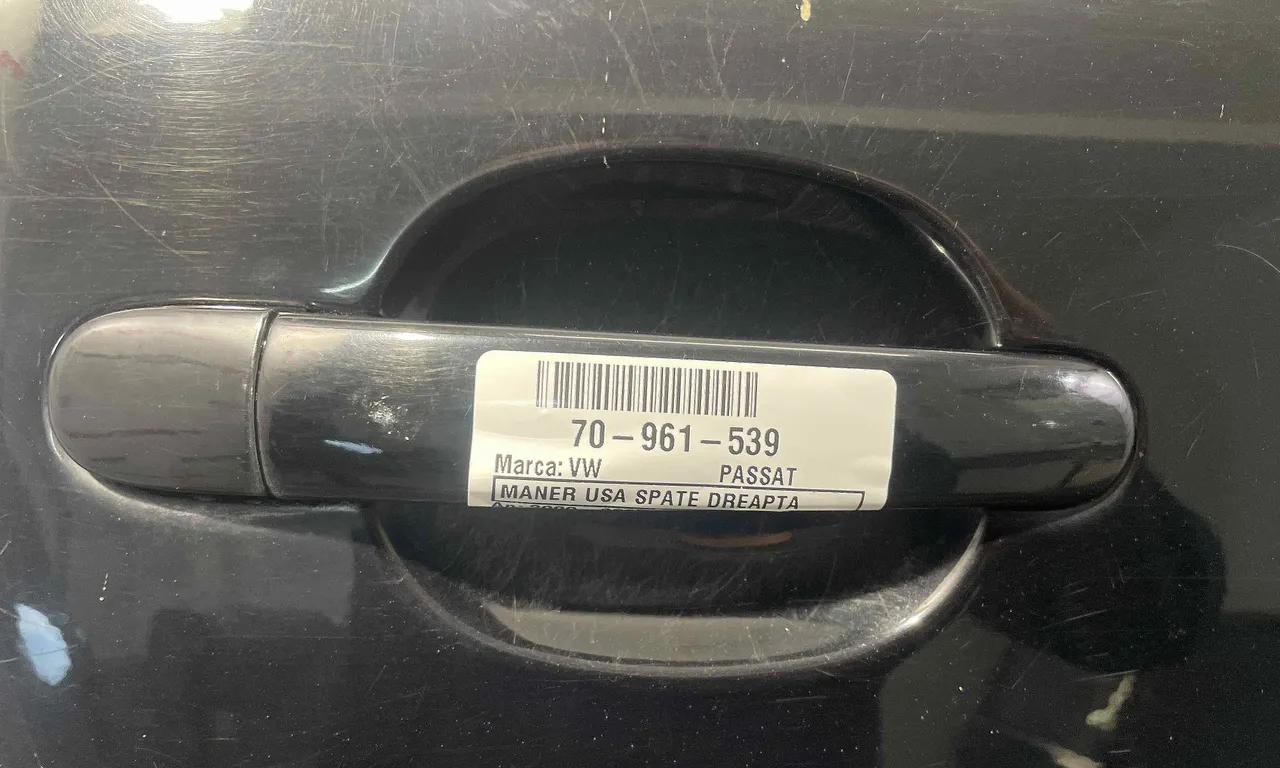 MANER USA SPATE DREAPTA VOLKSWAGEN PASSAT B5.5 2000-2005