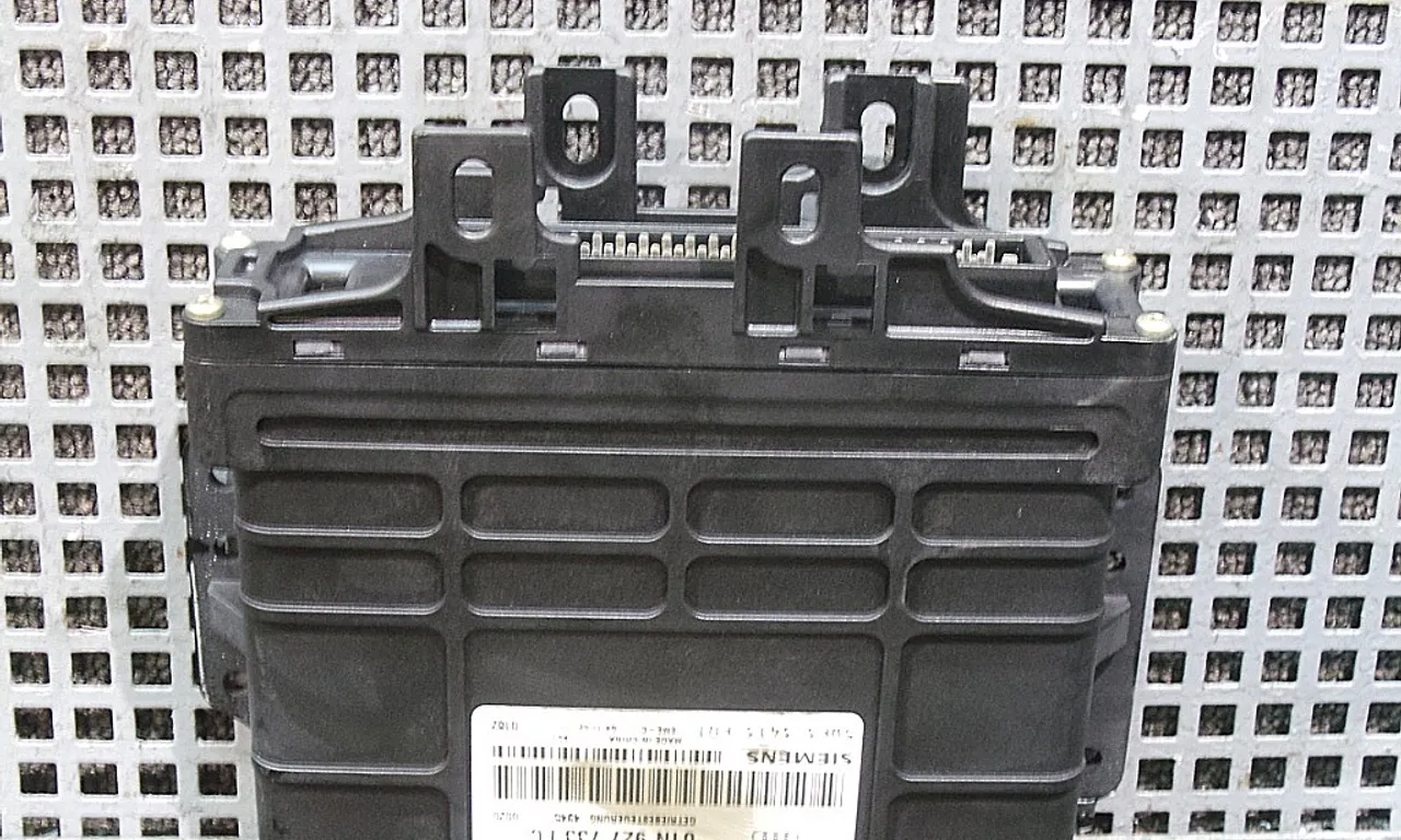 CALCULATOR CUTIE VITEZE VOLKSWAGEN PASSAT B5.5 2000-2005