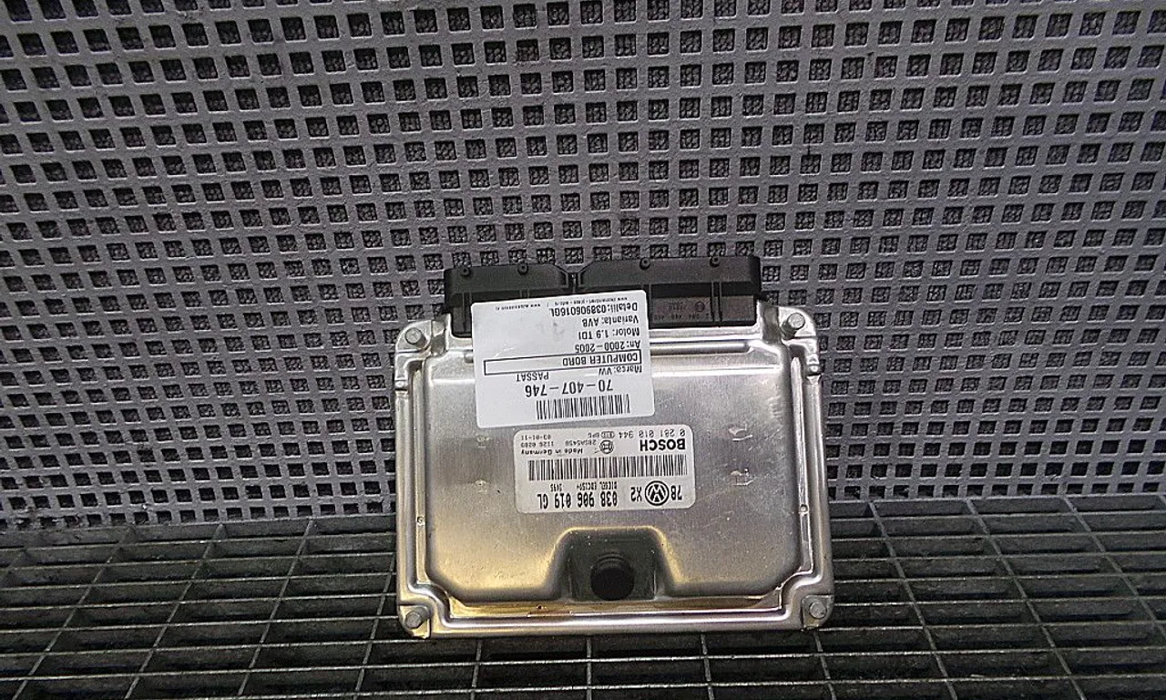 CALCULATOR MOTOR VOLKSWAGEN PASSAT B5.5 2000-2005