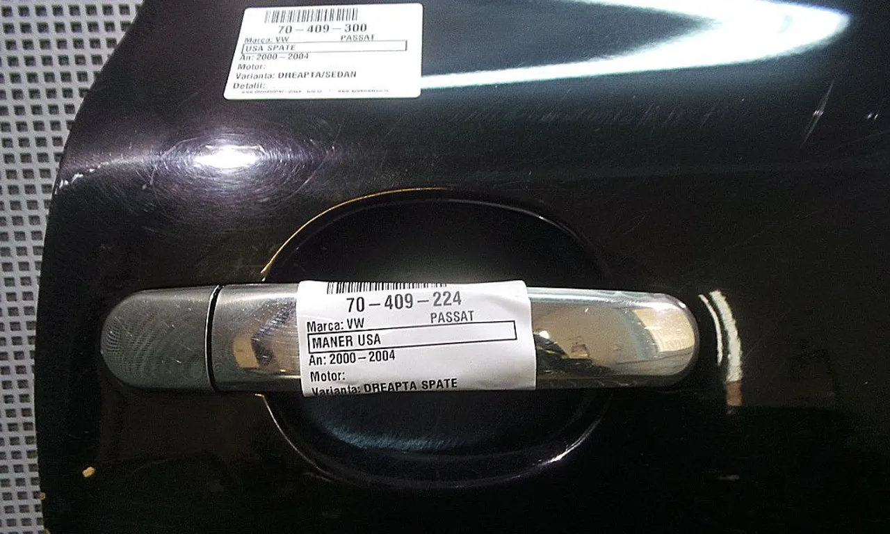 MANER USA SPATE DREAPTA VOLKSWAGEN PASSAT B5.5 Variant 2000-2005