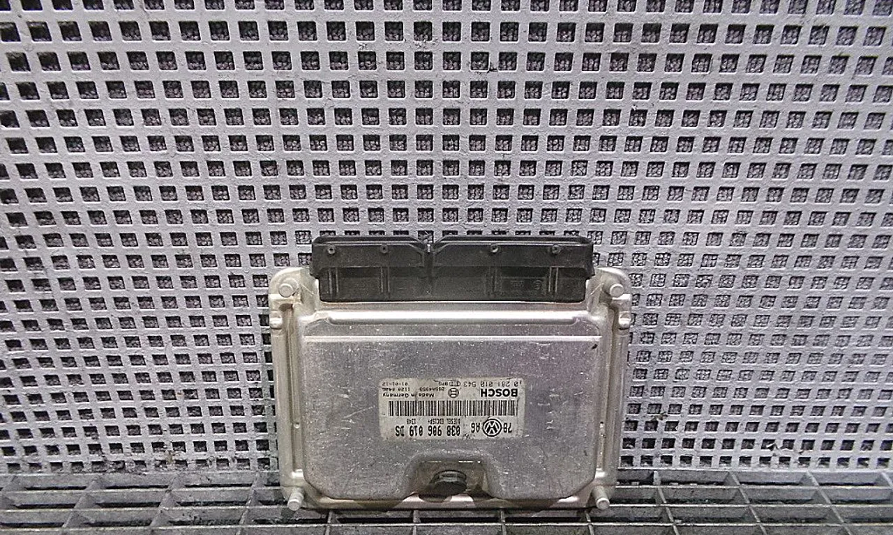 CALCULATOR MOTOR VOLKSWAGEN PASSAT B5.5 Variant 2000-2005