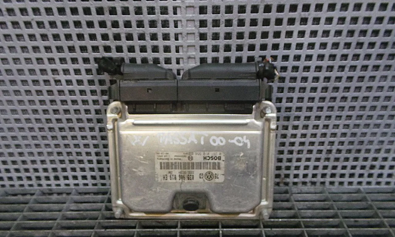 CALCULATOR MOTOR VOLKSWAGEN PASSAT B5.5 Variant 2000-2005