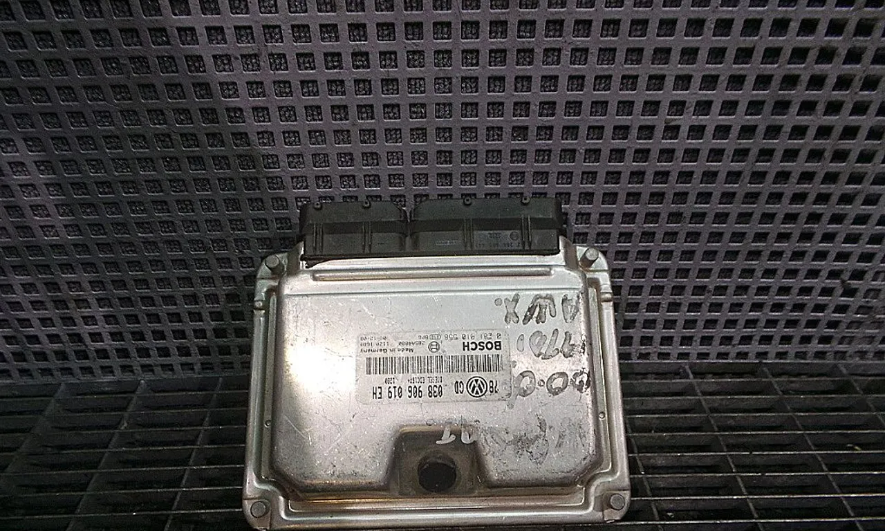 CALCULATOR MOTOR VOLKSWAGEN PASSAT B5.5 Variant 2000-2005