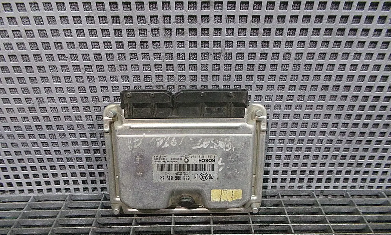 CALCULATOR MOTOR VOLKSWAGEN PASSAT B5.5 Variant 2000-2005