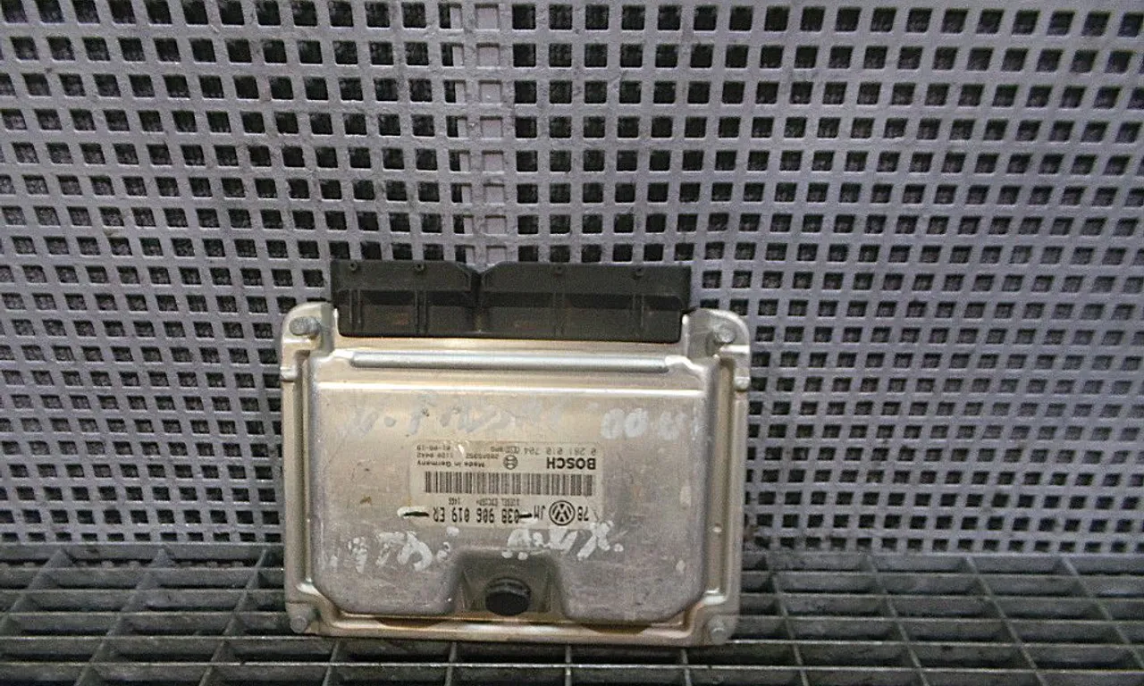 CALCULATOR MOTOR VOLKSWAGEN PASSAT B5.5 Variant 2000-2005
