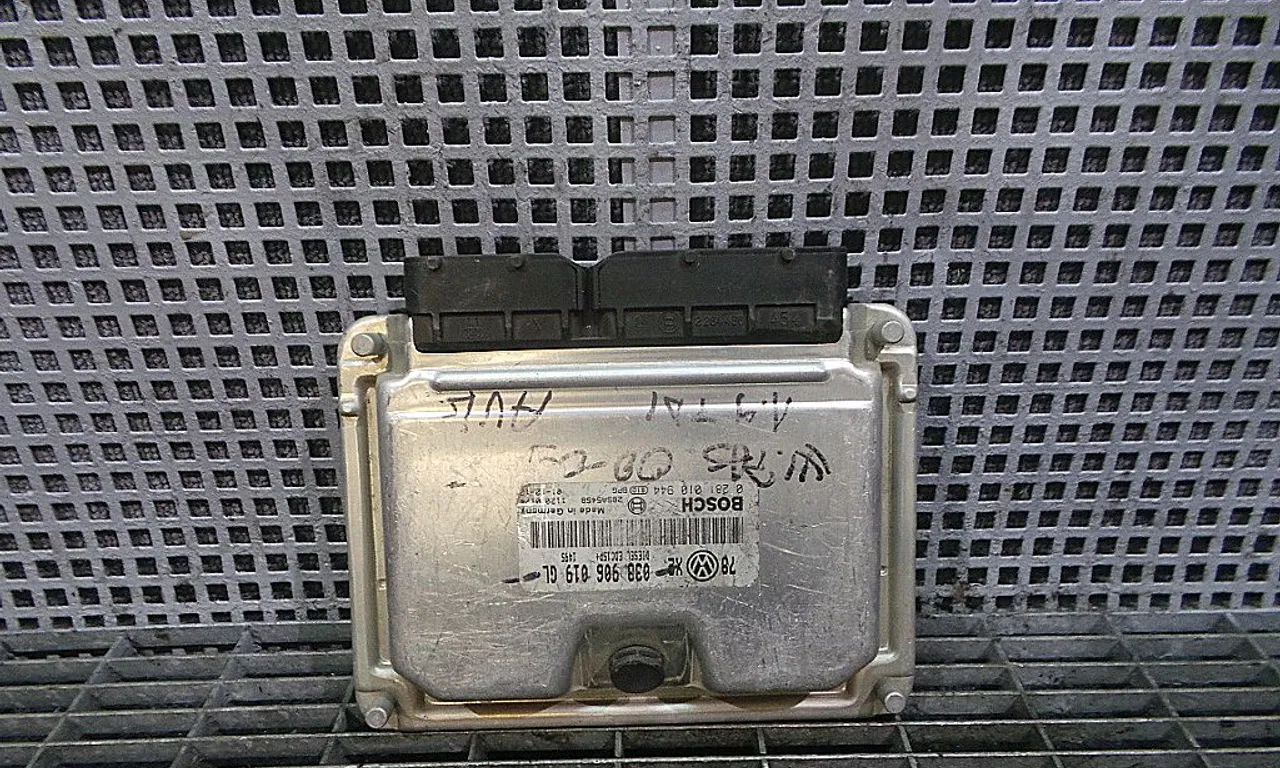 CALCULATOR MOTOR VOLKSWAGEN PASSAT B5.5 Variant 2000-2005