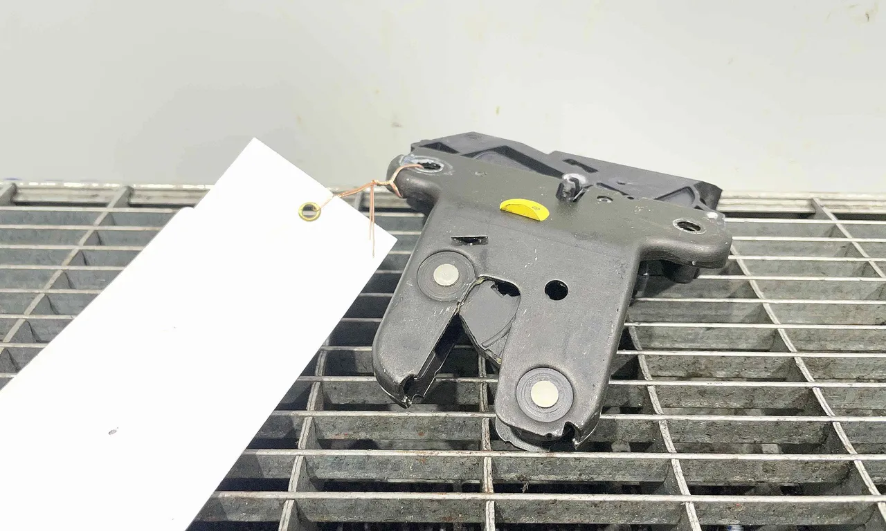 INCUIETOARE CAPOTA SPATE VOLKSWAGEN PASSAT B6 2005-2011