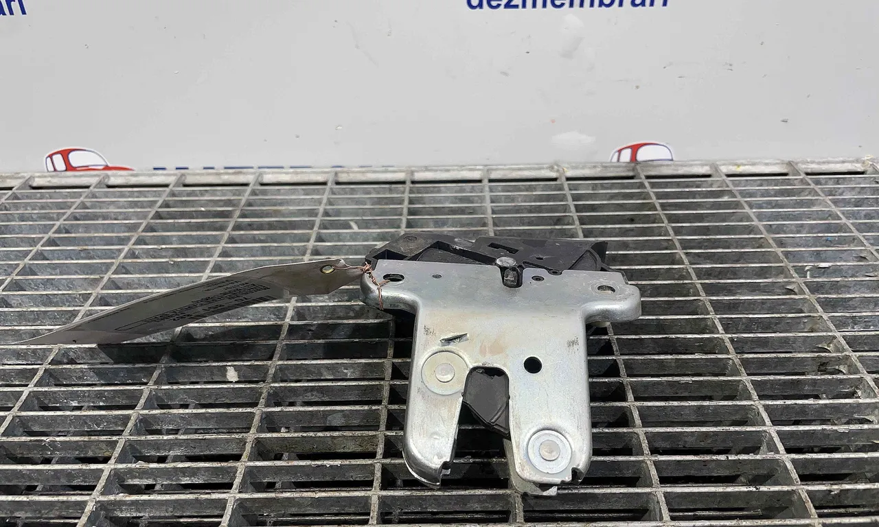 INCUIETOARE CAPOTA SPATE VOLKSWAGEN PASSAT B6 2005-2011