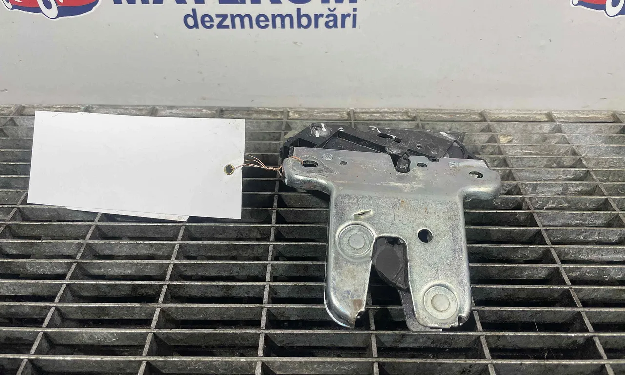 INCUIETOARE CAPOTA SPATE VOLKSWAGEN PASSAT B6 2005-2011