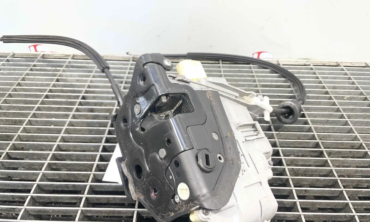 INCUIETOARE USA SPATE DREAPTA VOLKSWAGEN PASSAT B6 2005-2011