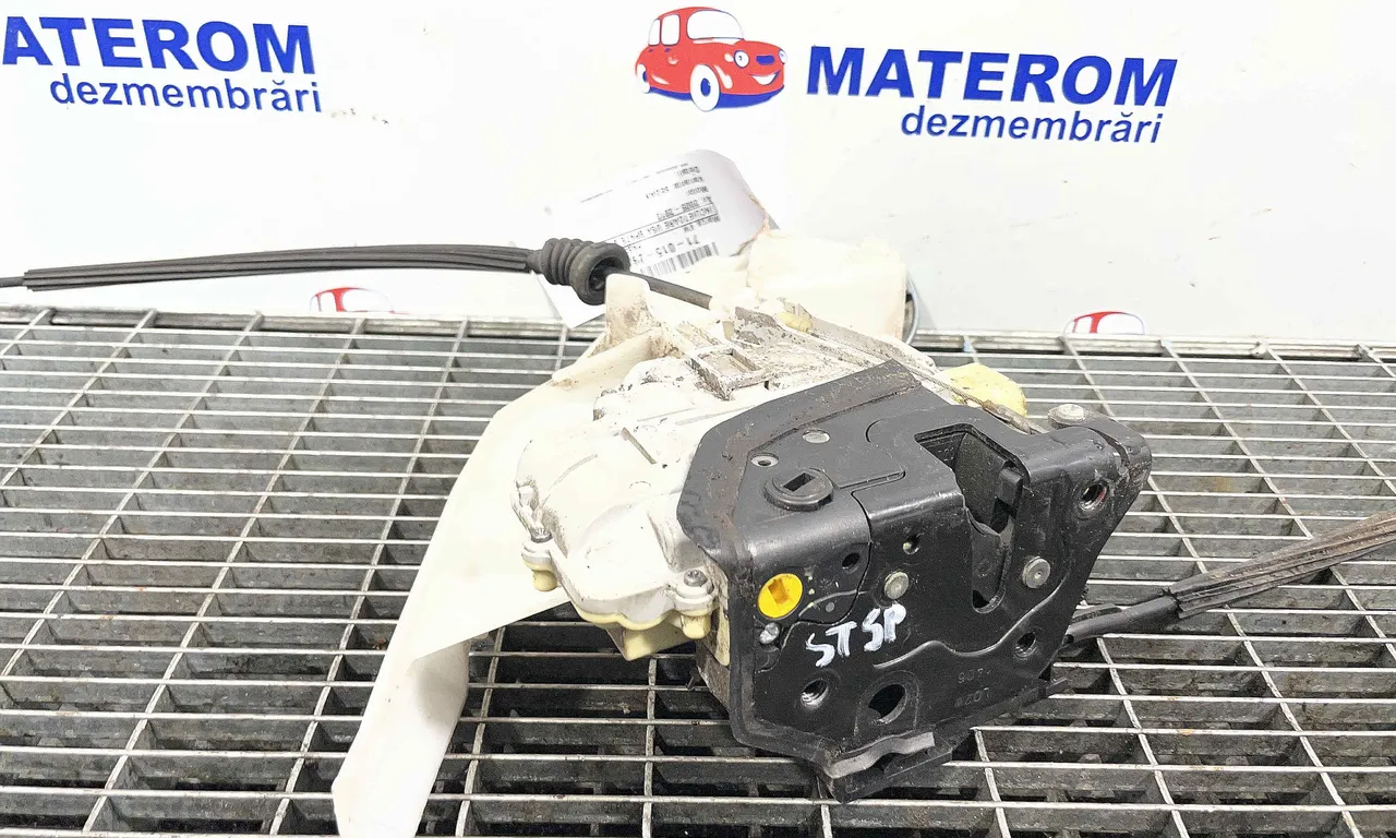 INCUIETOARE USA SPATE STANGA VOLKSWAGEN PASSAT B6 2005-2011