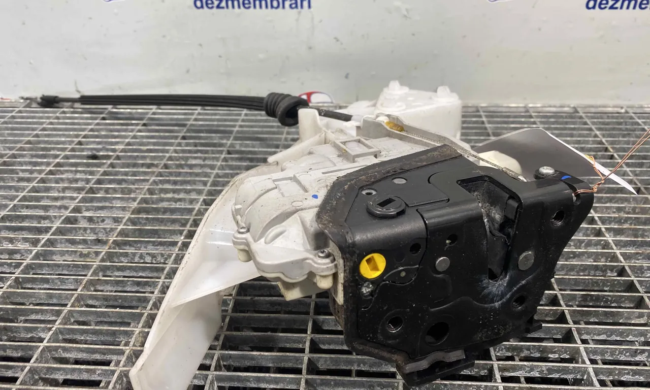 INCUIETOARE USA SPATE STANGA VOLKSWAGEN PASSAT B6 2005-2011