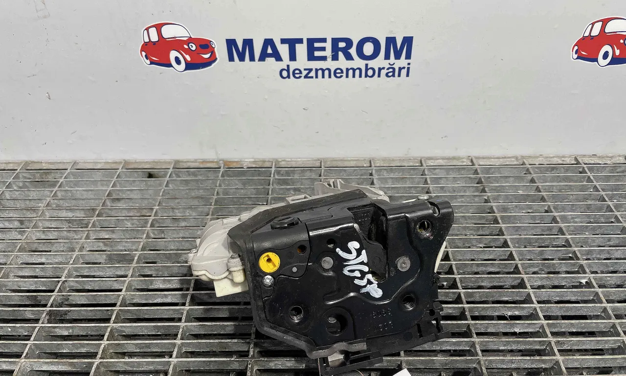 INCUIETOARE USA SPATE STANGA VOLKSWAGEN PASSAT B6 2005-2011