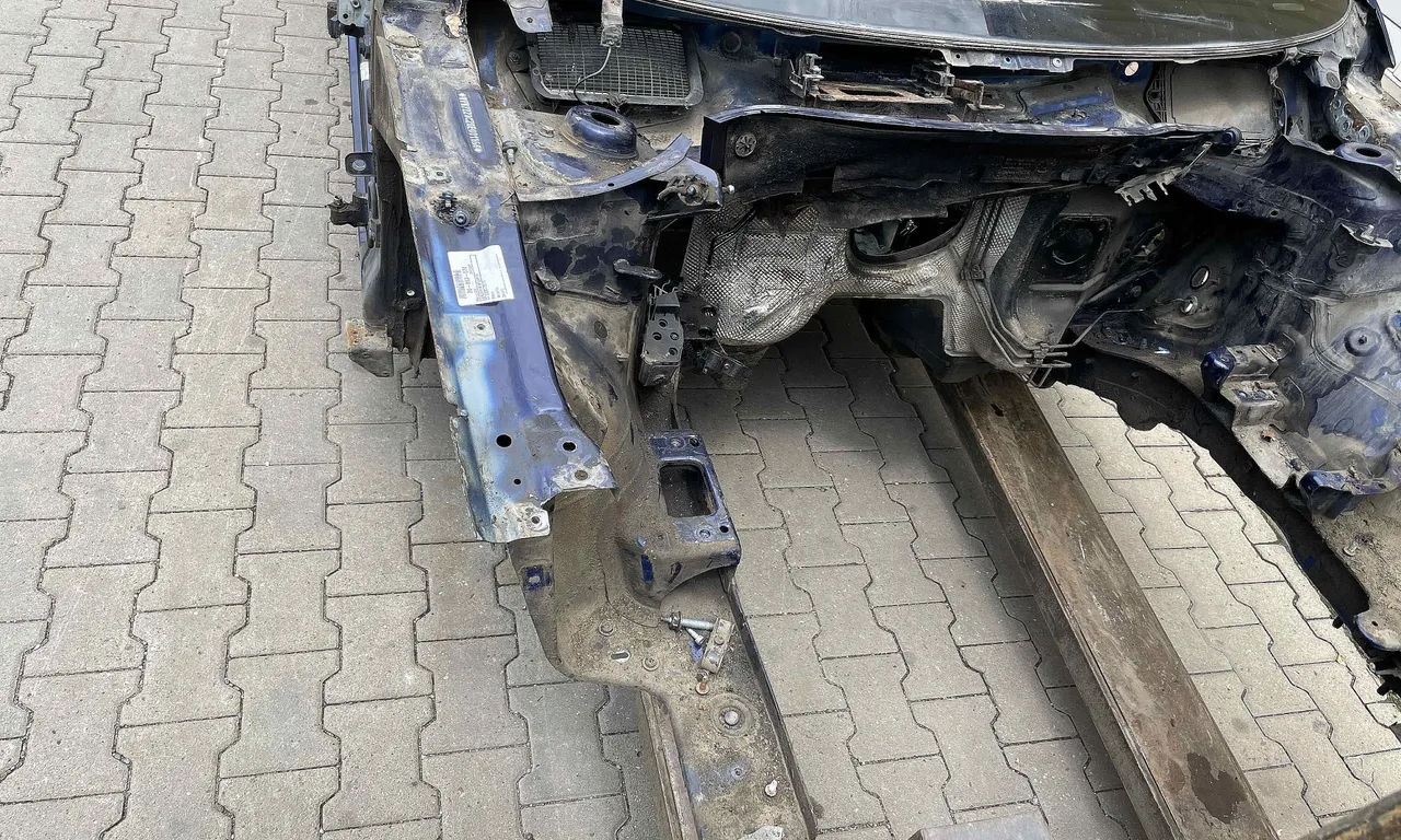 LONJERON DREAPTA VOLKSWAGEN PASSAT B6 2005-2011