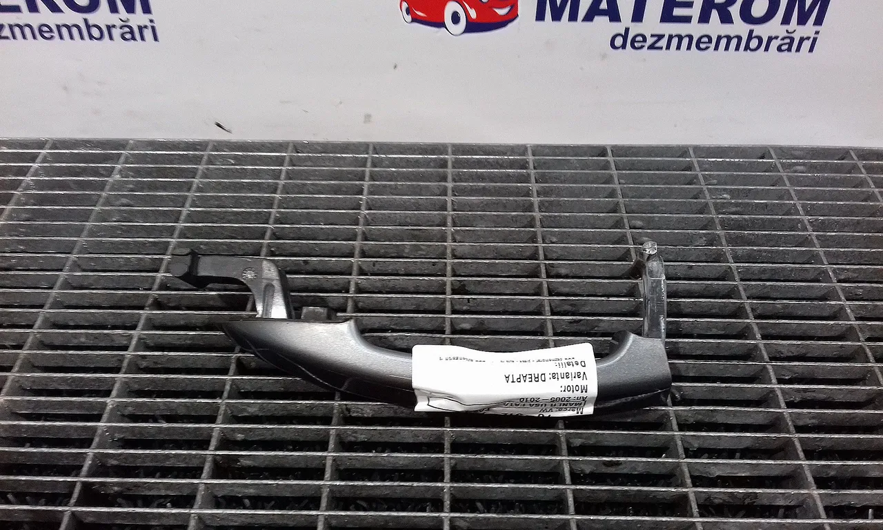 MANER USA FATA DREAPTA VOLKSWAGEN PASSAT B6 2005-2011