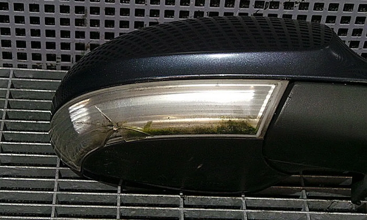 OGLINDA EXTERIOARA DREAPTA VOLKSWAGEN PASSAT B6 2005-2011