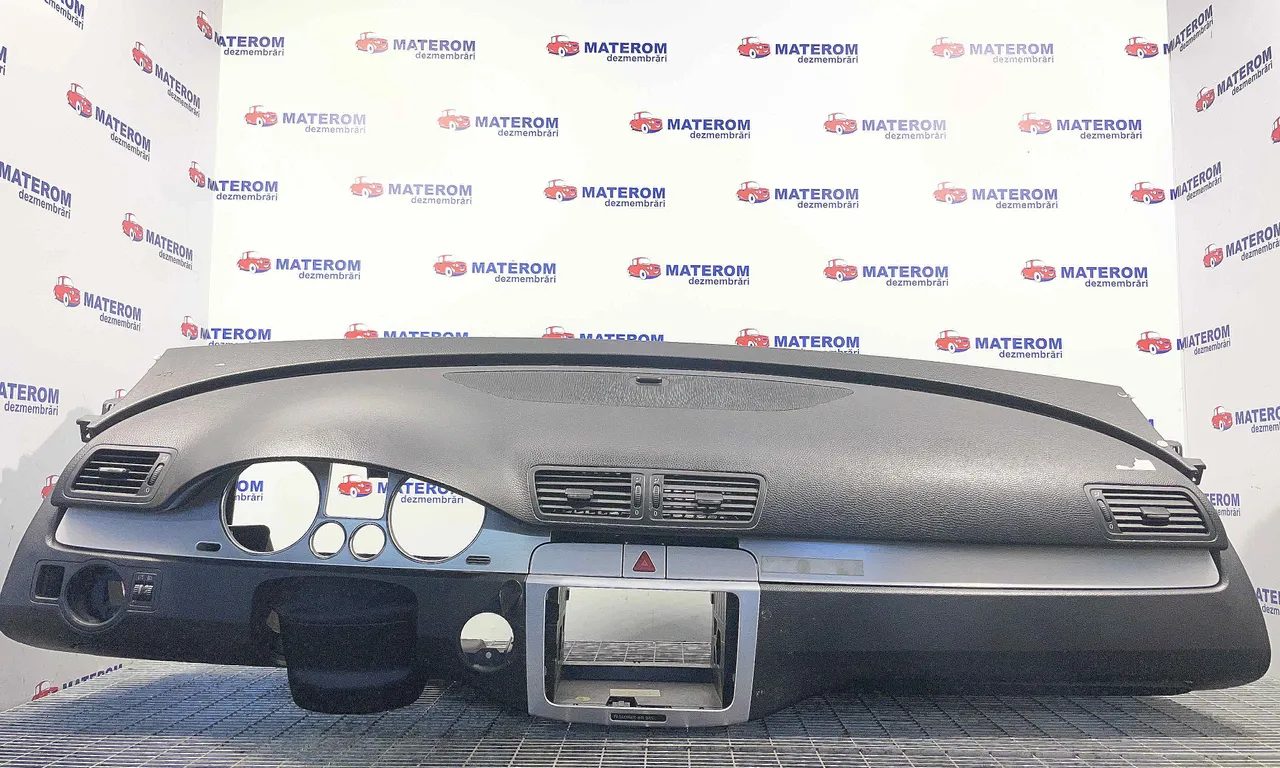 PLANSEU BORD VOLKSWAGEN PASSAT B6 2005-2011