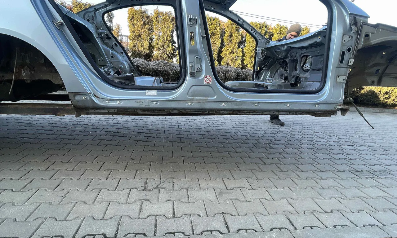 PRAG DREAPTA VOLKSWAGEN PASSAT B6 2005-2011