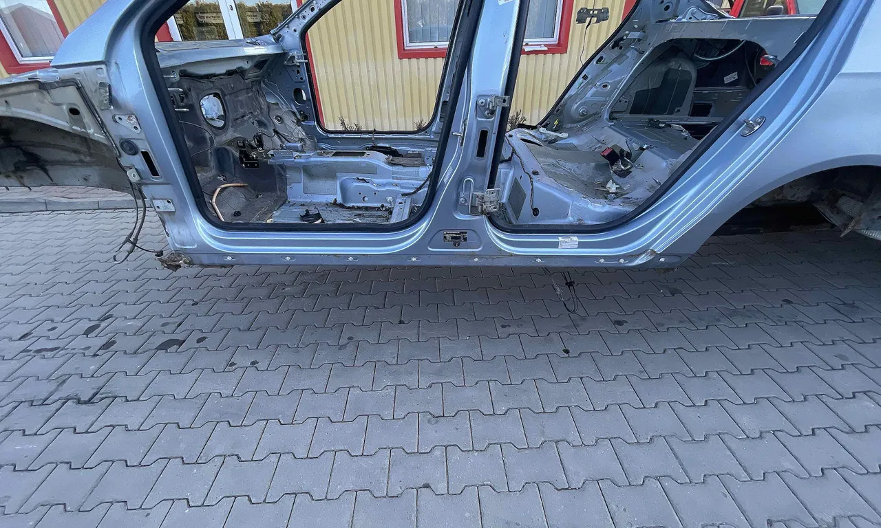 PRAG STANGA VOLKSWAGEN PASSAT B6 2005-2011