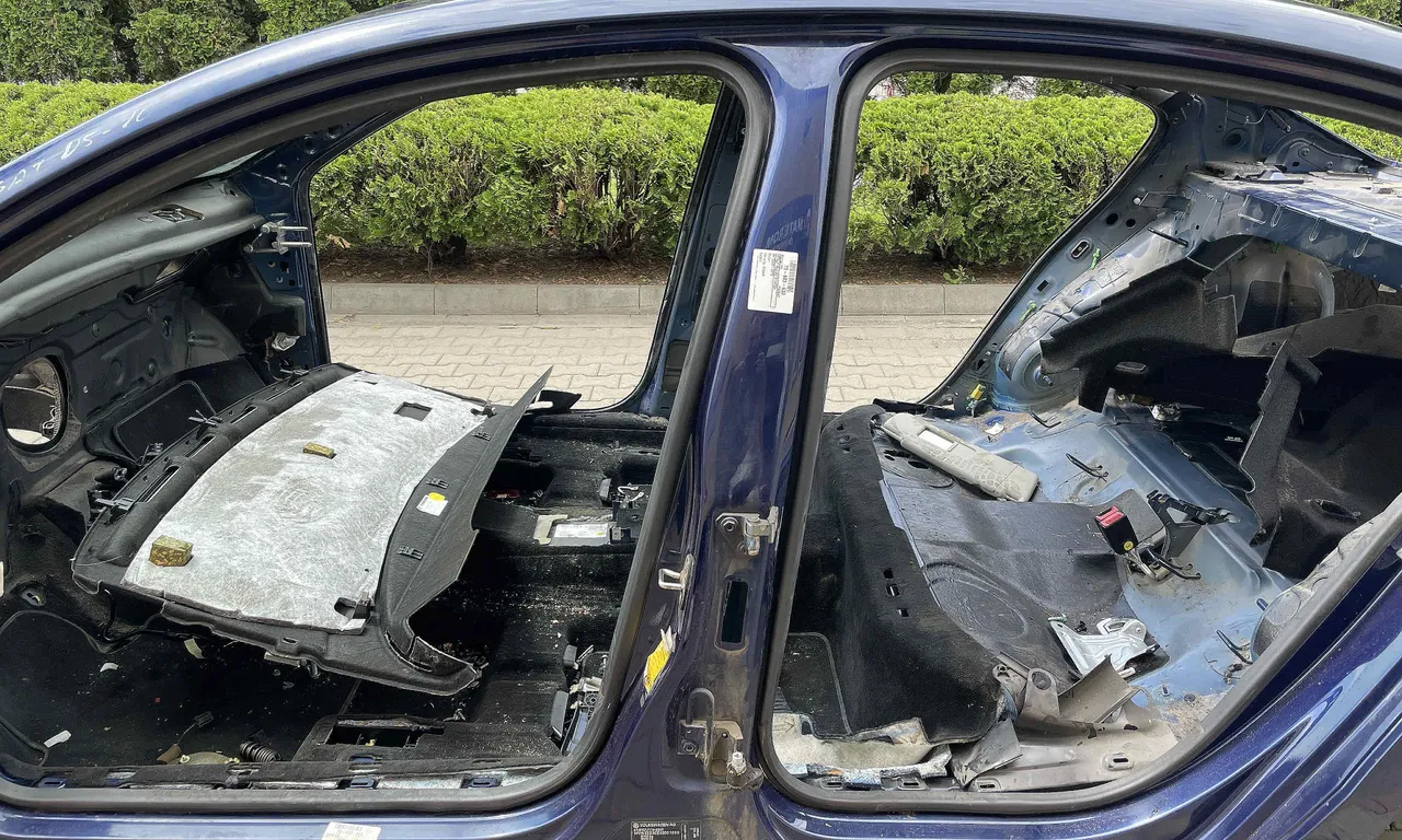 STALP MIJLOC STANGA VOLKSWAGEN PASSAT B6 2005-2011