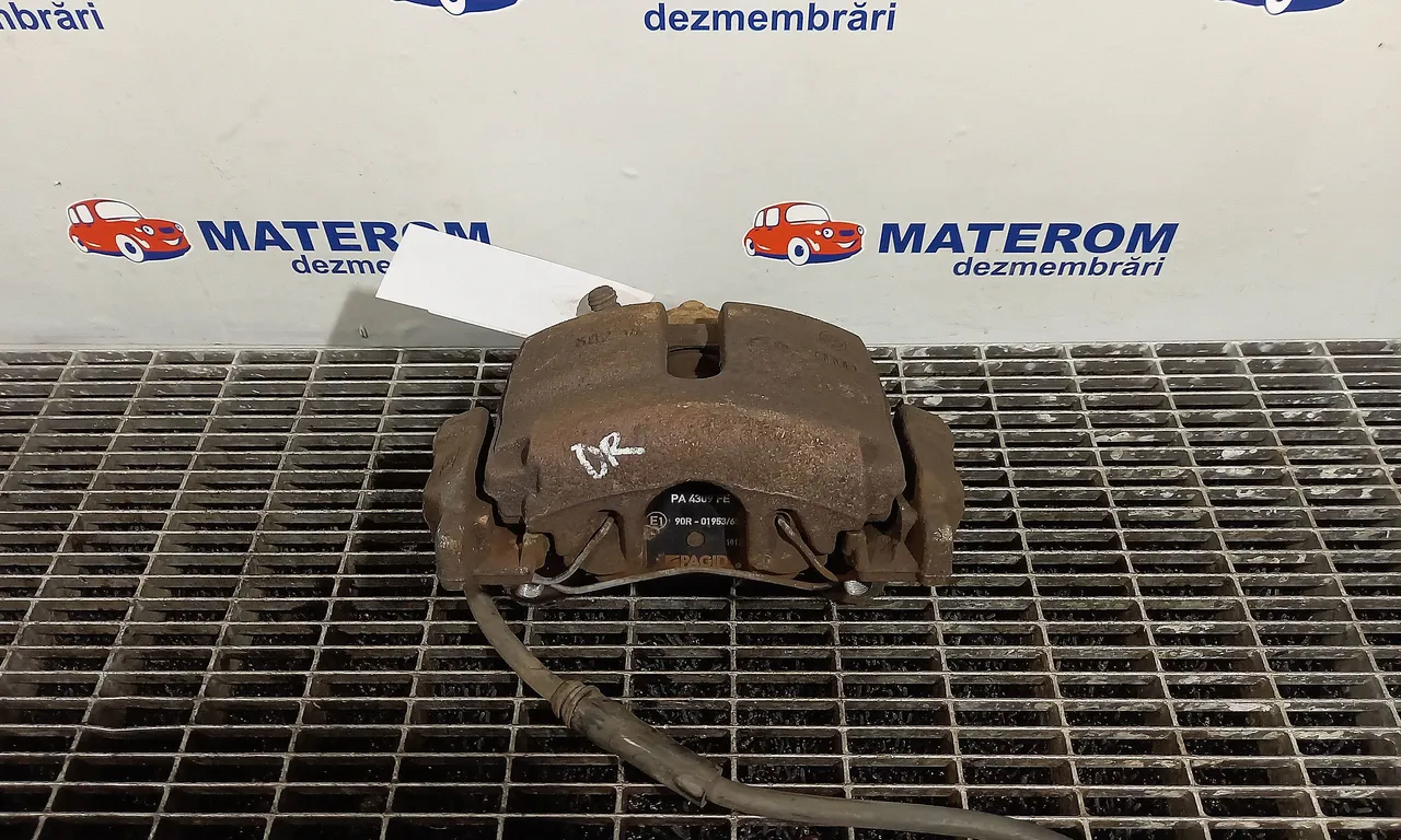 ETRIER FATA DREAPTA VOLKSWAGEN PASSAT B6 2005-2011