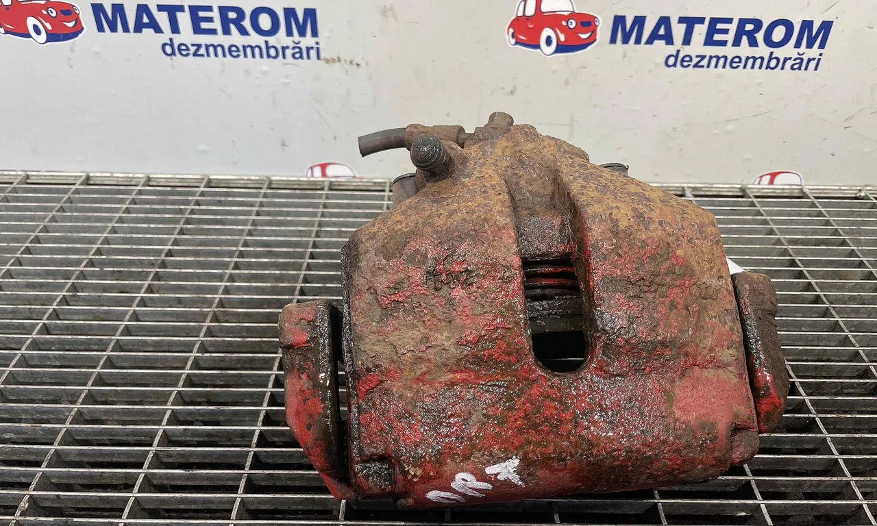 ETRIER FATA DREAPTA VOLKSWAGEN PASSAT B6 2005-2011