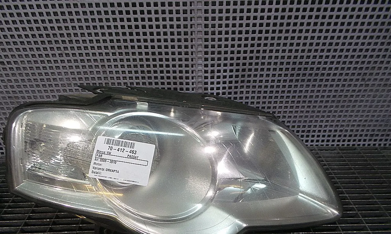 FAR DREAPTA VOLKSWAGEN PASSAT B6 2005-2011