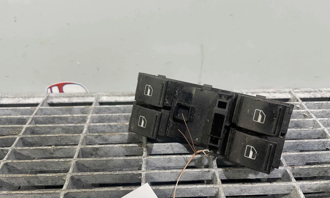 INTRERUPATOR GEAMURI VOLKSWAGEN PASSAT B6 2005-2011