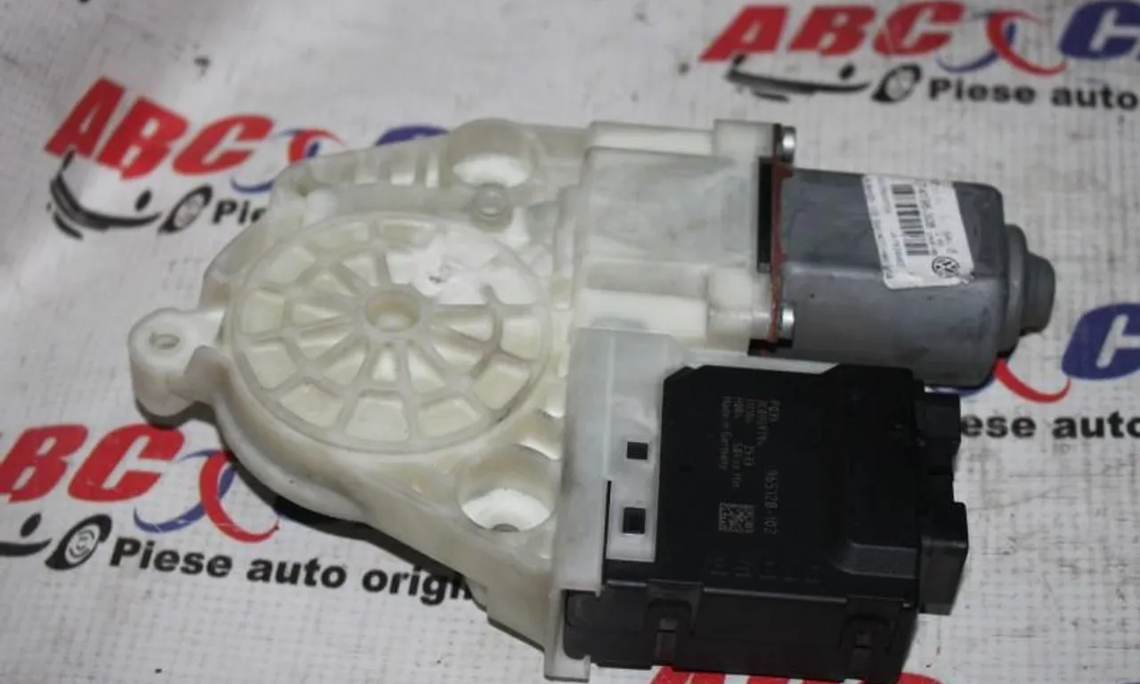 Motoras geam dreapta spate VOLKSWAGEN PASSAT B6 2005-2011