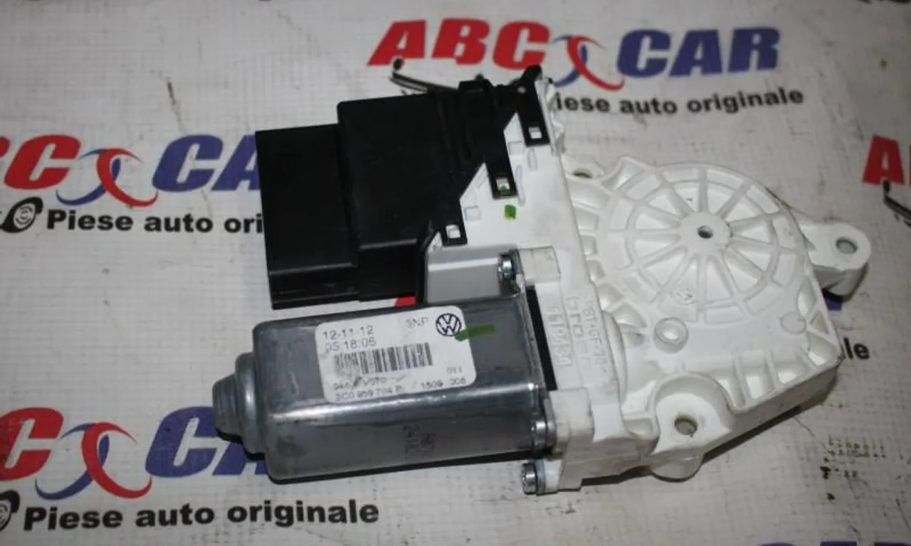 Motoras geam dreapta spate VOLKSWAGEN PASSAT B6 2005-2011