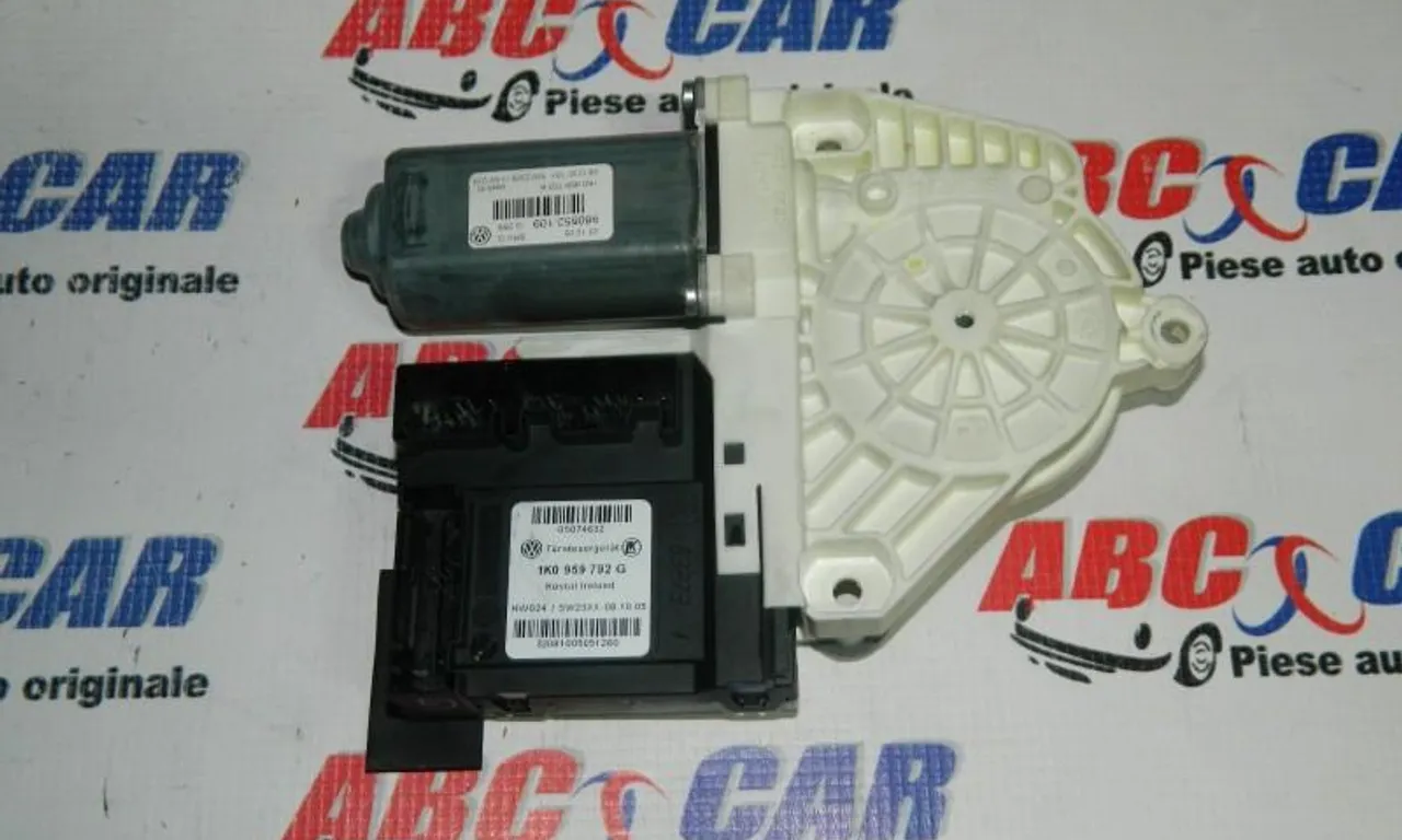 Motoras macara usa dreapta fata VOLKSWAGEN PASSAT B6 2005-2011