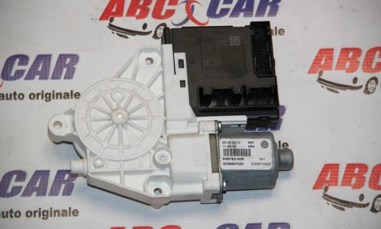 Motoras macara usa dreapta fata VOLKSWAGEN PASSAT B6 2005-2011