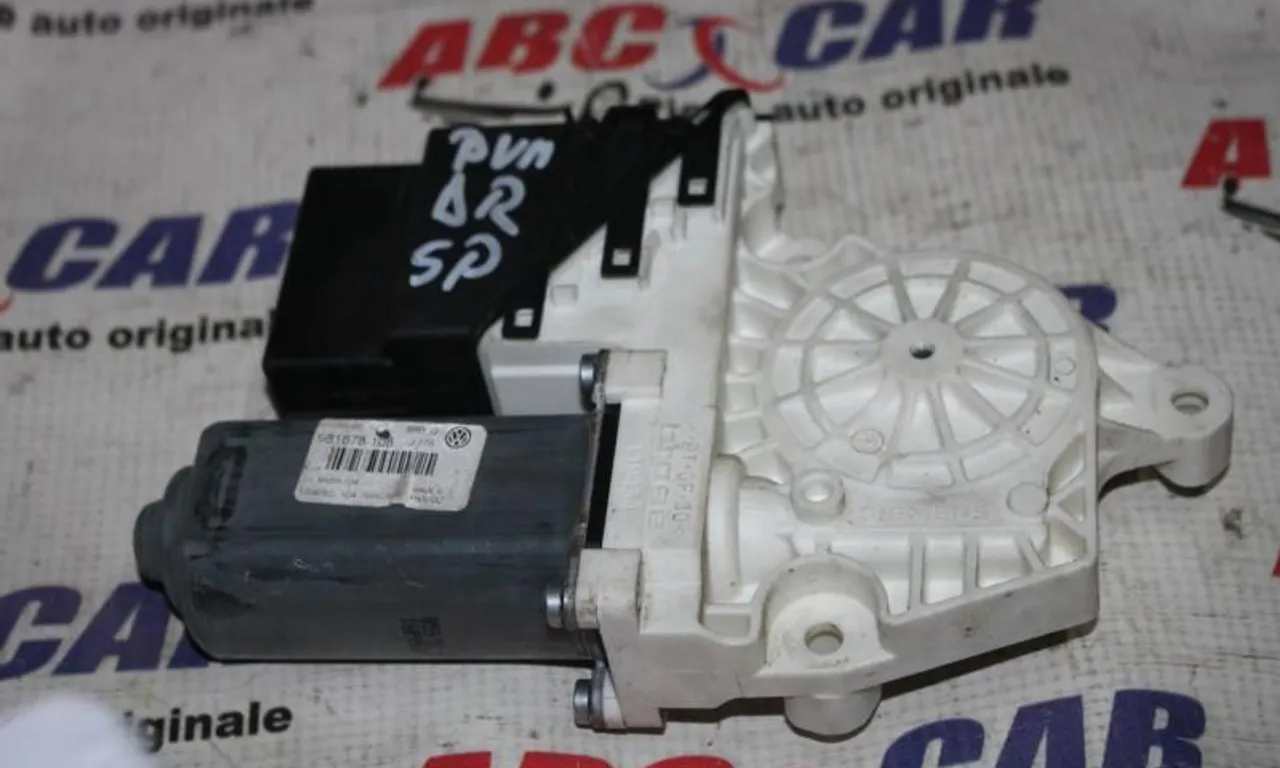 Motoras macara usa dreapta spate VOLKSWAGEN PASSAT B6 2005-2011