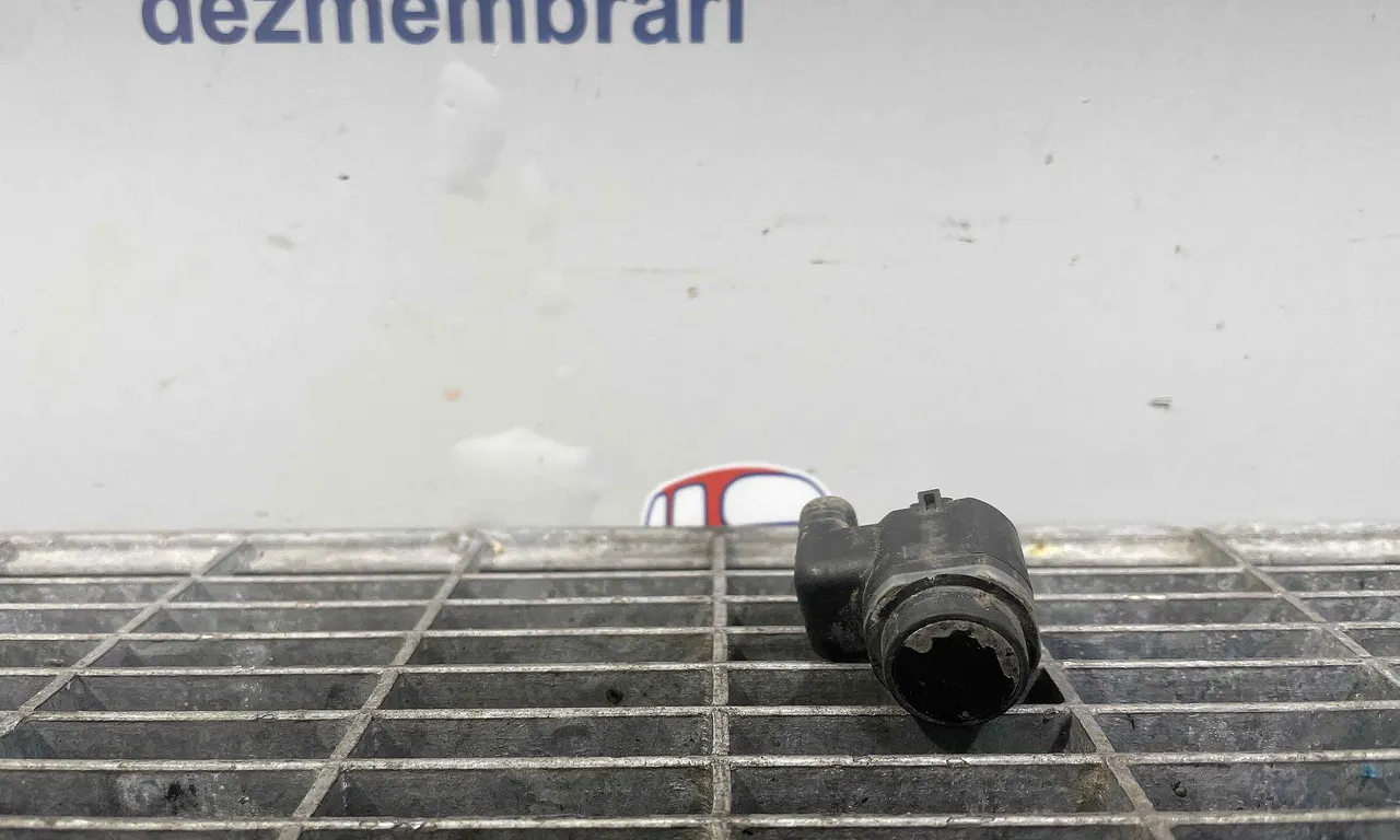 SENZOR PARCARE FATA VOLKSWAGEN PASSAT B6 2005-2011