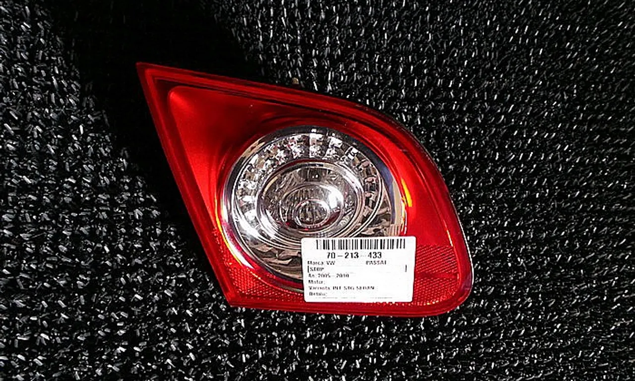 STOP INTERIOR STANGA VOLKSWAGEN PASSAT B6 2005-2011