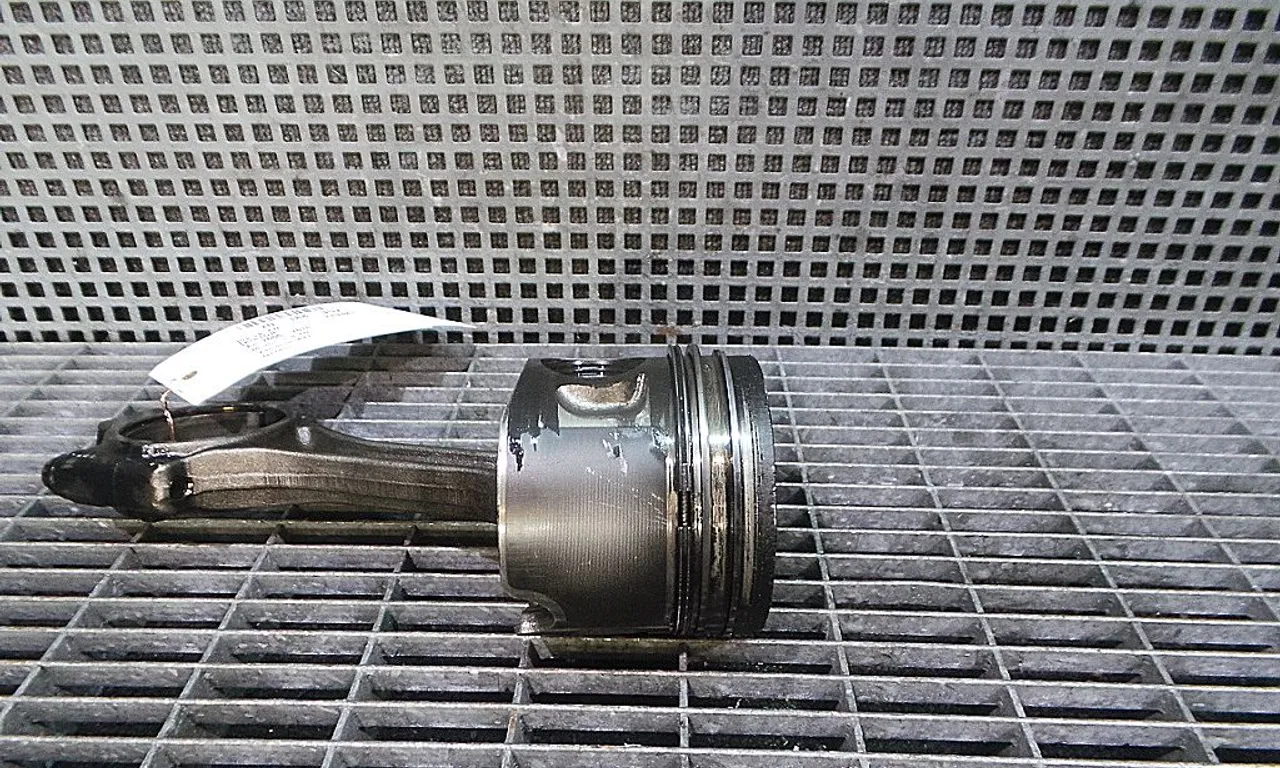 PISTON VOLKSWAGEN PASSAT B6 2005-2011