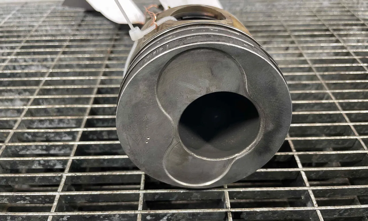 PISTON VOLKSWAGEN PASSAT B6 2005-2011